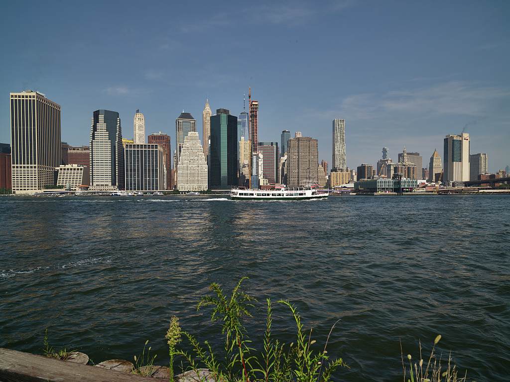 The Manhattan skyline seen from Brooklyn Bridge Park