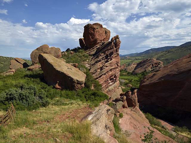 A red sandstone rock formation in the foothills near Denver, Colorado