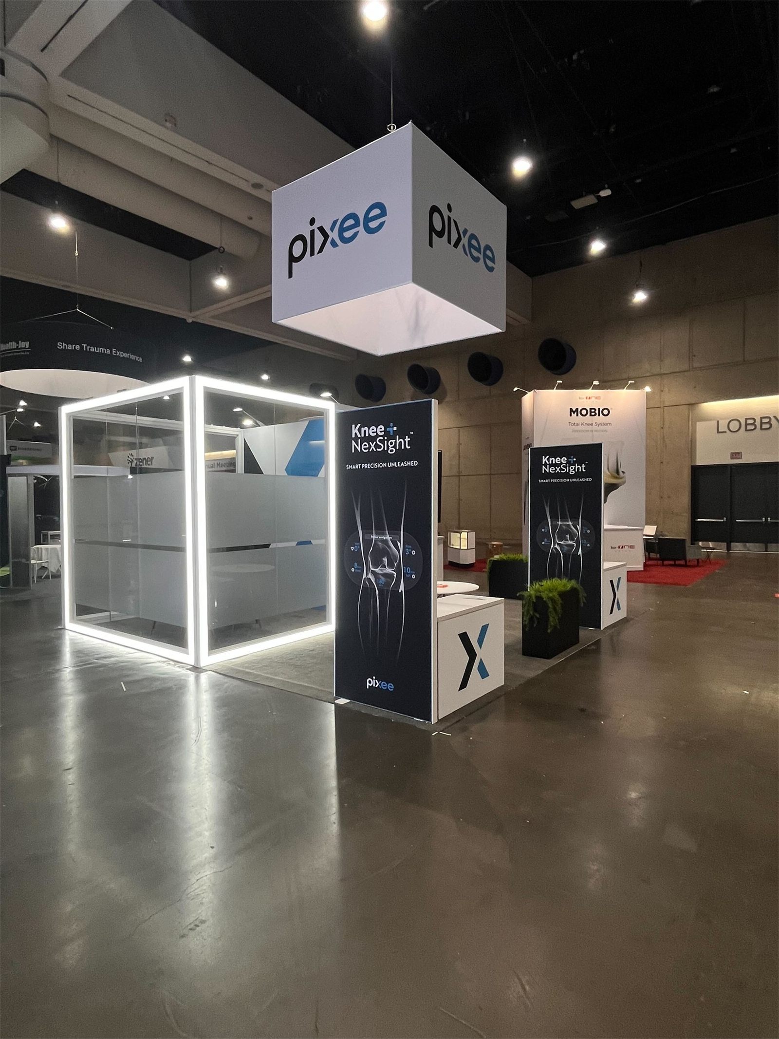 20×20 with lit meeting room · AAOS