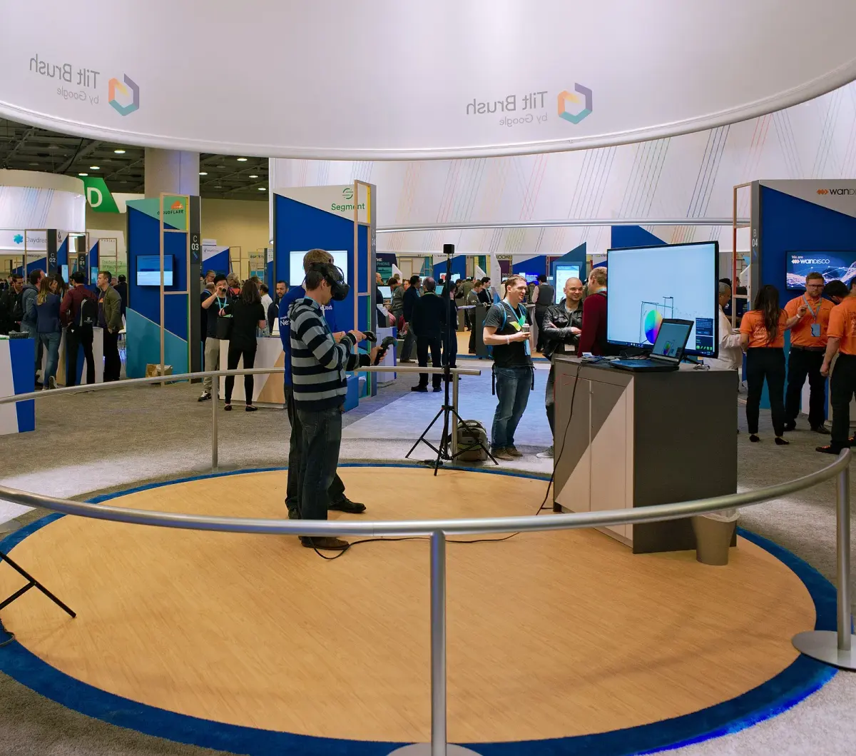 Tilt Brush demonstration at Google Cloud Next 2017.