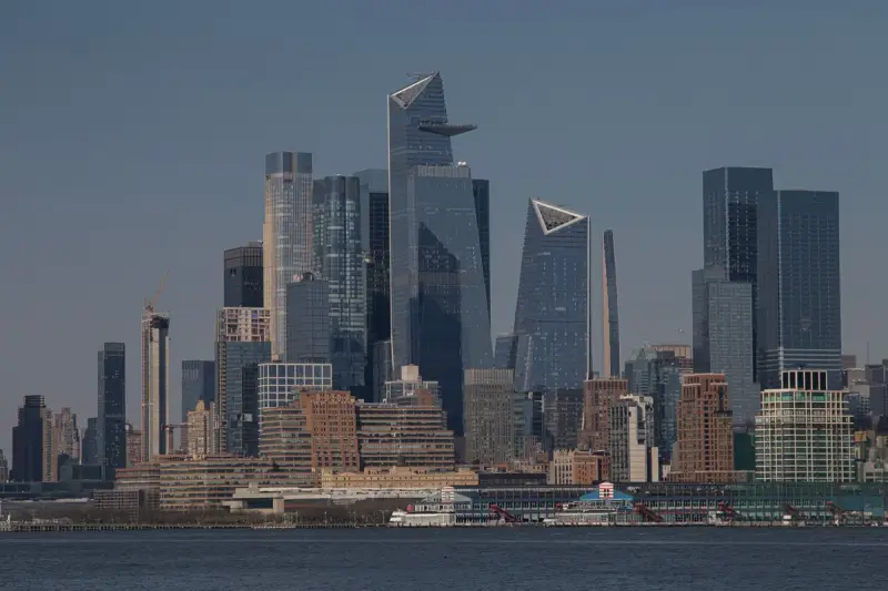 Hudson Yards towers and Manhattan's west side seen from across the river