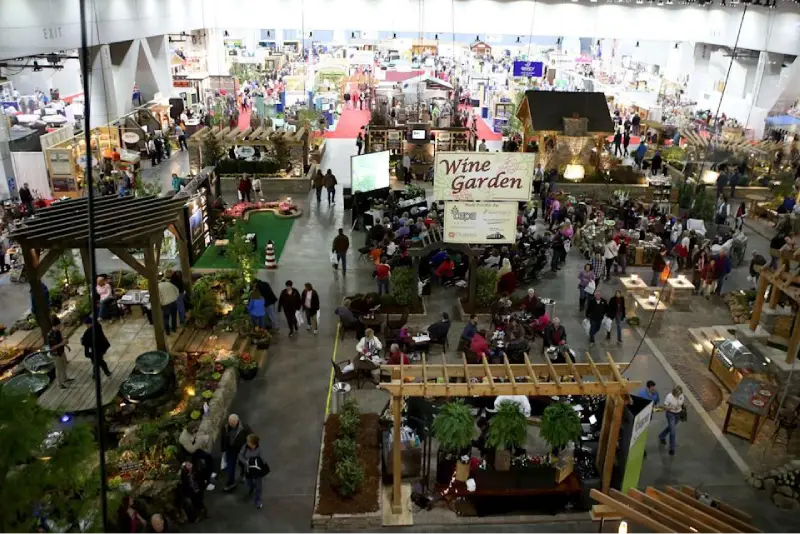 Louisville Home & Garden Show — exhibit services by Purple Exhibits