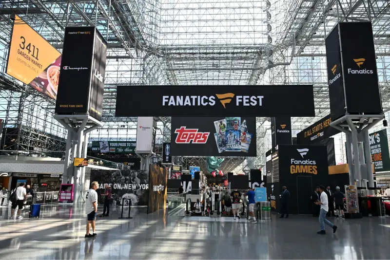 Fanatics Fest NYC trade show in New York City — exhibit services by Purple Exhibits
