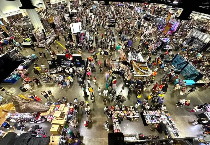 Tampa Bay Comic Convention — exhibit services by Purple Exhibits