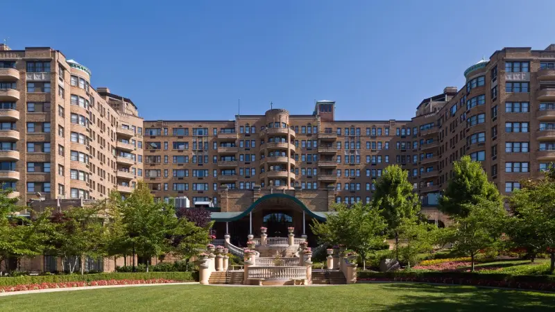 Omni Shoreham Hotel in Washington — trade show booth services by Purple Exhibits