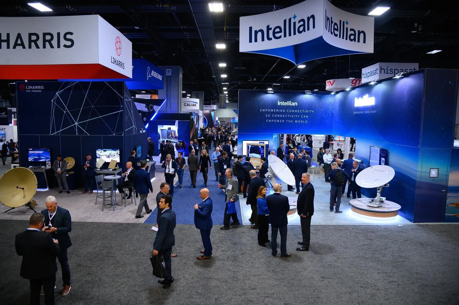 Trade show booth with integrated AV, digital displays and professional lighting