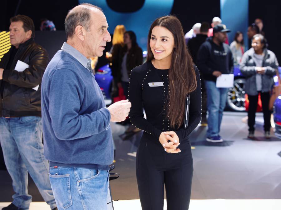 Lead conversation at an auto show booth